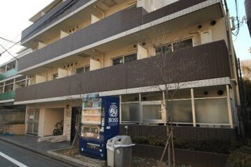 プレール・ドゥーク東新宿の外観