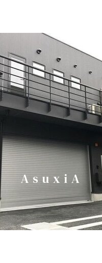 T.N. ガレージハウス