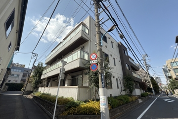 グランシャリオ市ヶ谷の外観