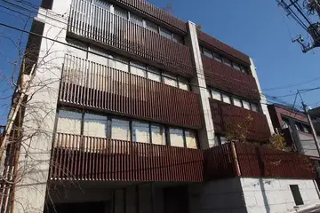 AURA表参道の外観