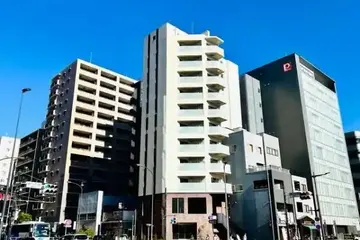 プラッツ両国の外観