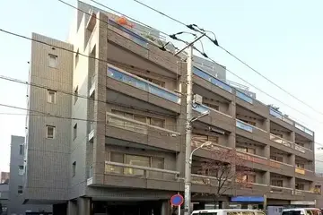 H&M南青山 EASTの外観