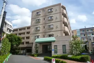 グランハイツ東新宿の外観