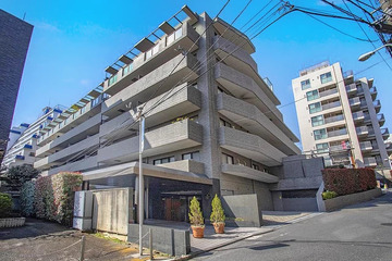 ルピナス渋谷桜丘ガーデンコートの外観