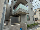 Fifth Ave 3階 302