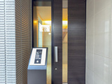 Fifth Ave 3階 302
