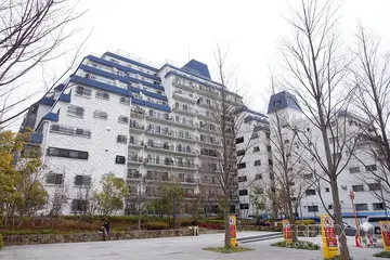 秀和第2南平台レジデンスの外観