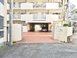 メゾンドール代々木 エントランス