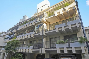 チサンマンション原宿の外観