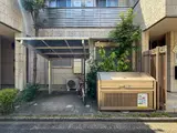 メゾン・はごろも 駐車場