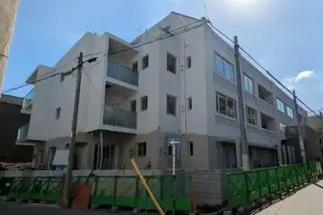 クレストコート旗の台の外観