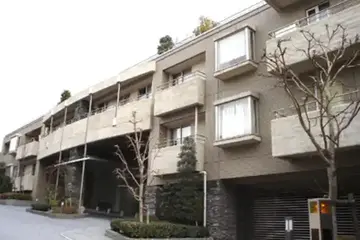 フェアロージュ南平台の外観