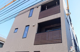 シュヴァル新宿