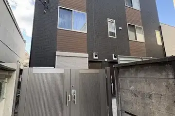 アクシス学芸大学の外観