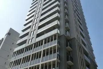 クレヴィアタワー池田山の外観