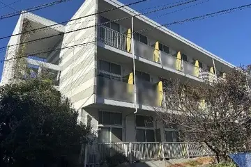 レオパレス小茂根の外観