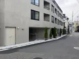 コンフォリア・リヴ渋谷本町 駐車場