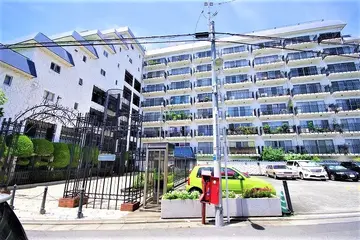 秀和恵比寿レジデンスの外観