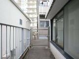 ニューハイツ切り通し 1階