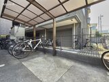 プレパルク 2階