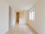 ラプラス四谷 2階