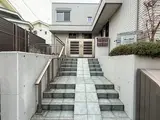 メゾンフラジオレ エントランス