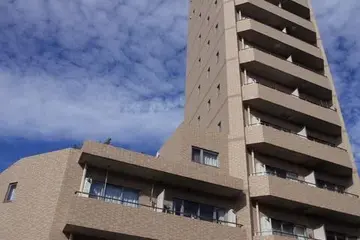 クローバー六本木の外観