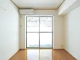 ロークレール 1階 105