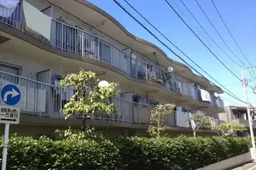 ヒルズ柿の木坂の外観
