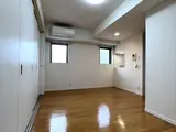 レジディア神田岩本町II リビング